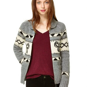 Aritzia TNA Sea  to Sky 100% Lambswool Sweater Women Size XS?